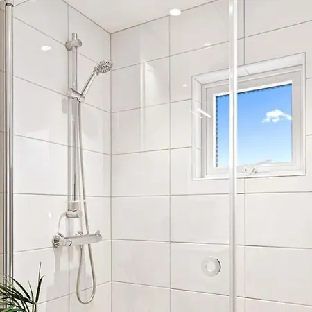 Private In Centre, Shared Appartment, Free Parking *